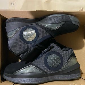 Mens Jordan 2010 Basketball Shoes Size 9.5 (Black/ Dark Charcoal/ Varsit…